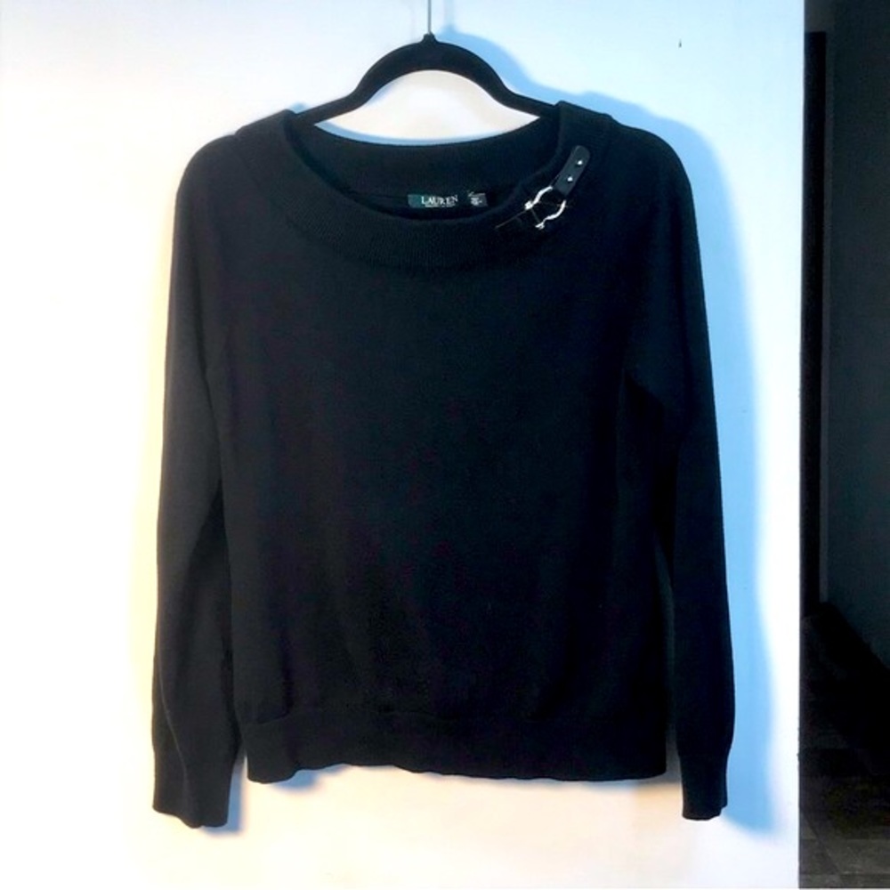 Blk sweater